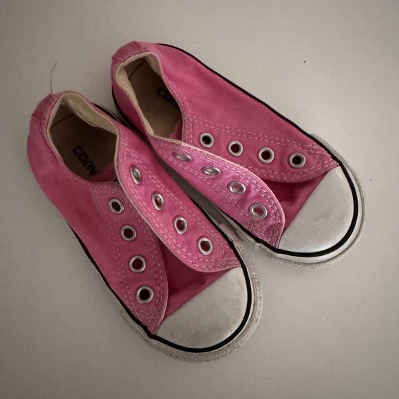 Converse Pink Baby Toddler Size 6 Low Top Sneakers No Laces - Picture 3 of 7